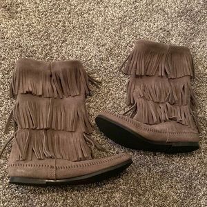 Minnetonka Moccasin 3 Layer Fringe Boot Gray